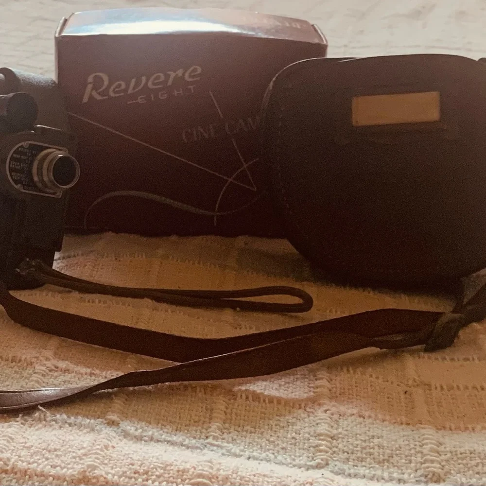 Vintage Revere Magazine Loading 16mm Cine Camera Single Lens Model